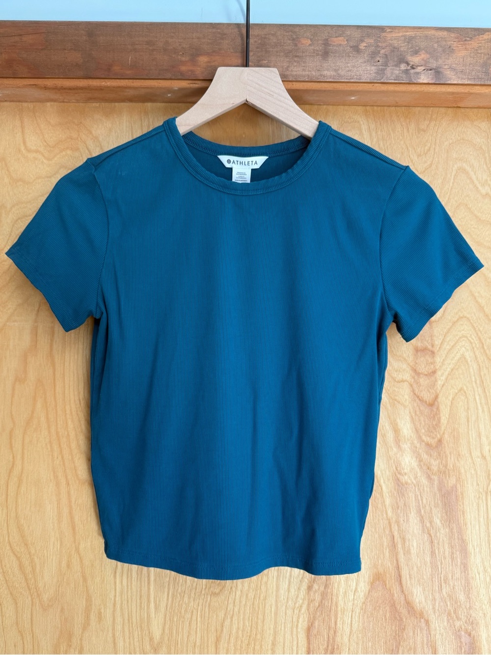 Athleta teal ribbed short sleeved ribbed top size small